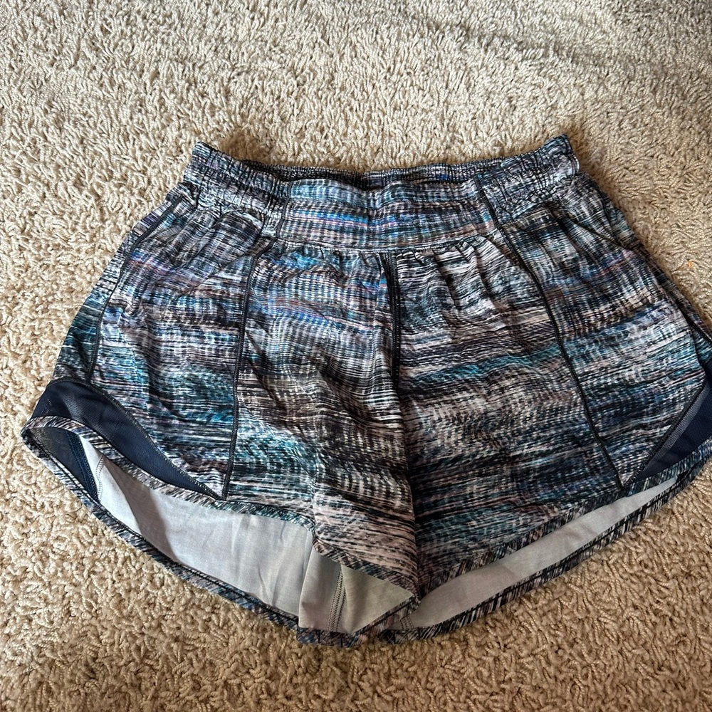 Lululemon Hotty Hot Shorts 4”